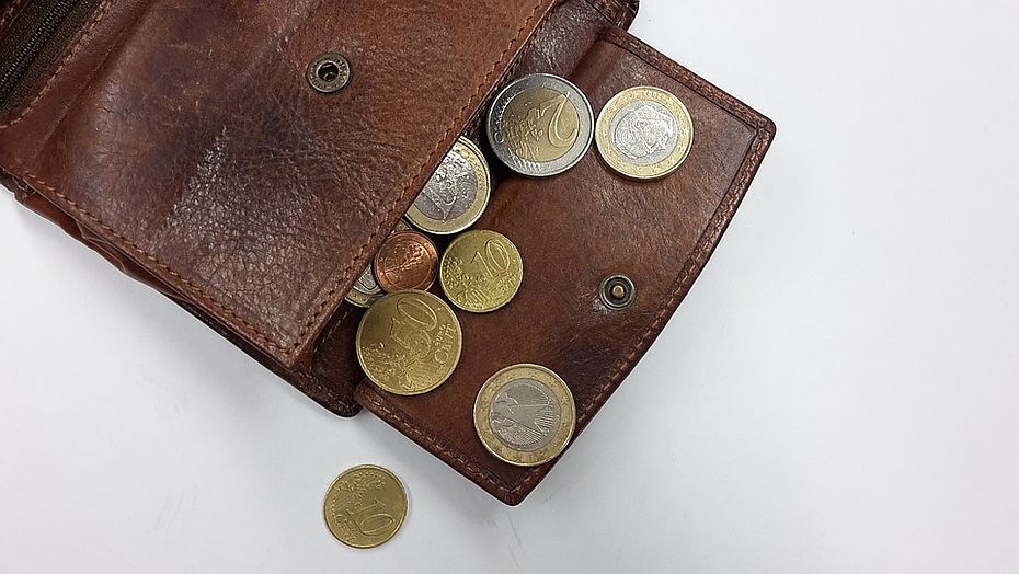 Geldbörse mit Münzen